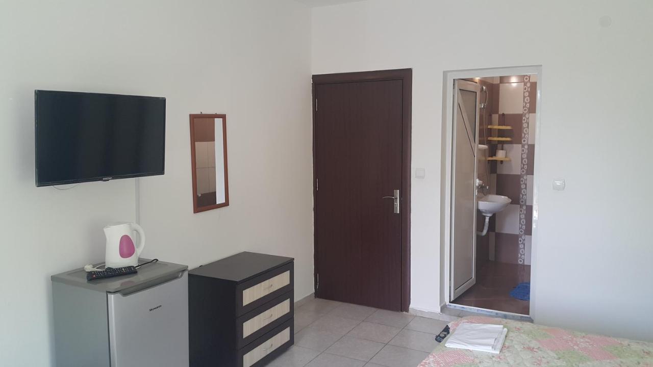 На Гости При Силвия Obzor Exterior foto
